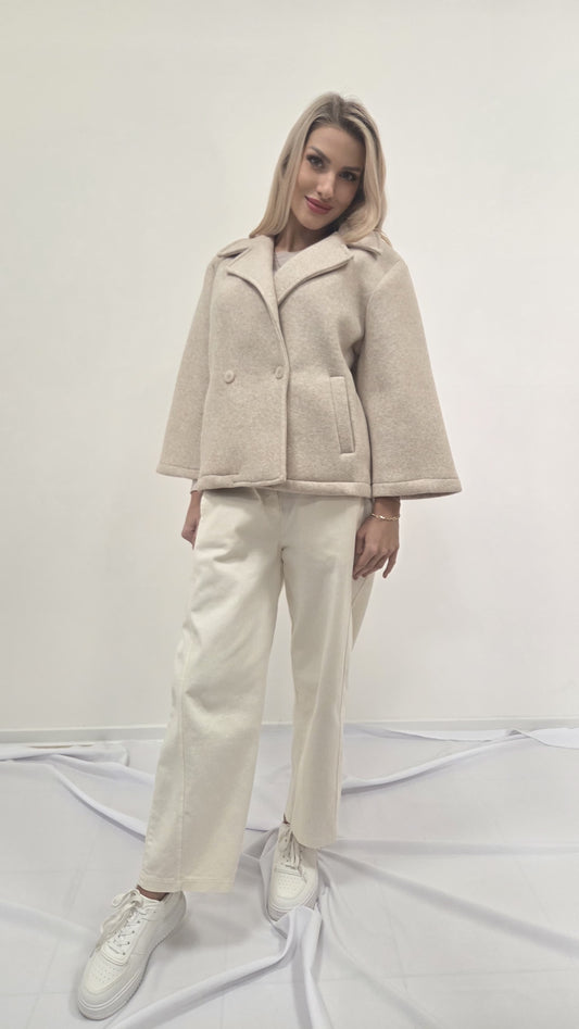 Kabátek se zvonovými rukávy