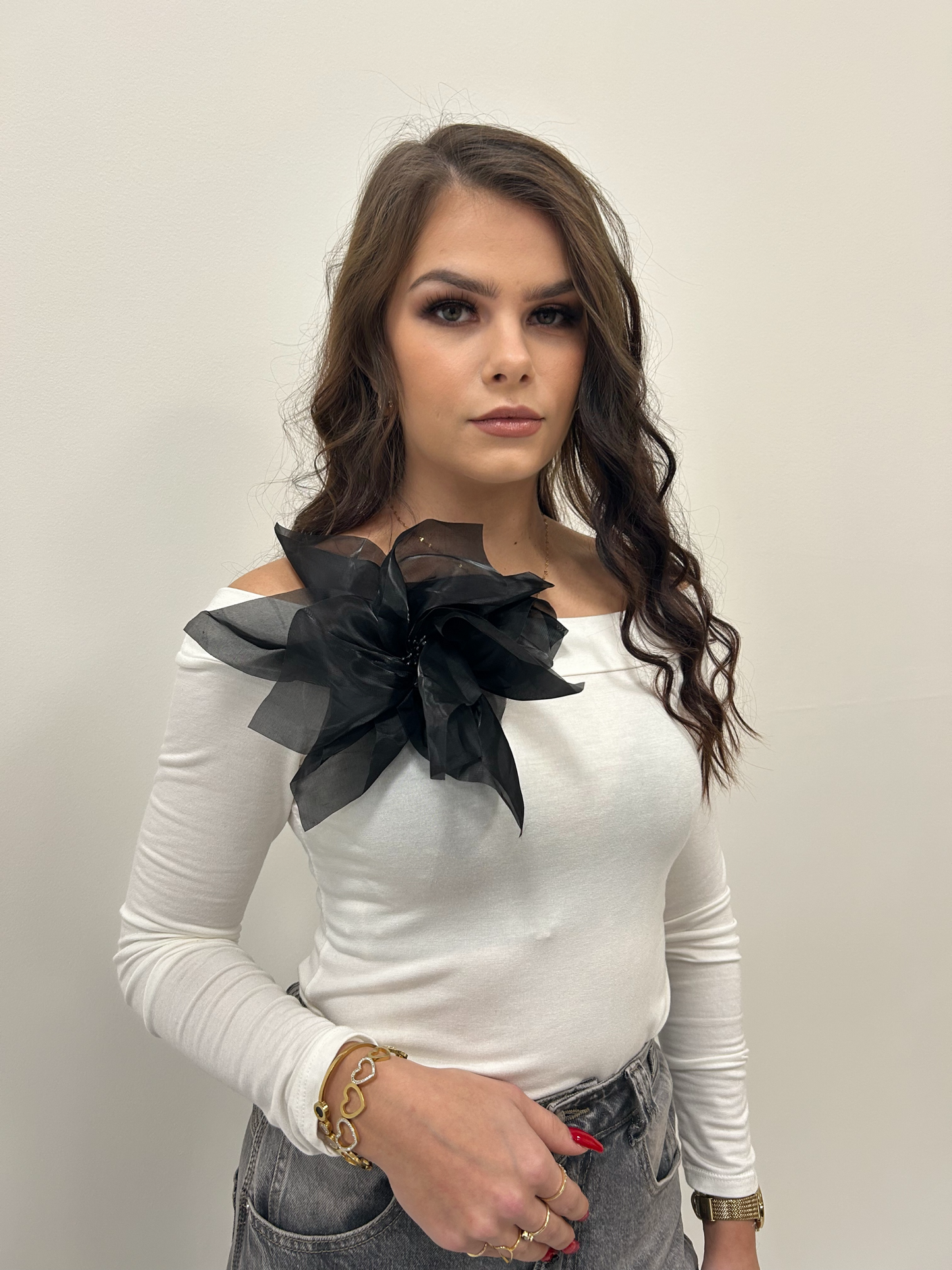 Květinová brož
