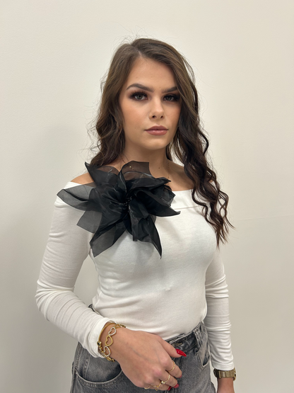 Květinová brož