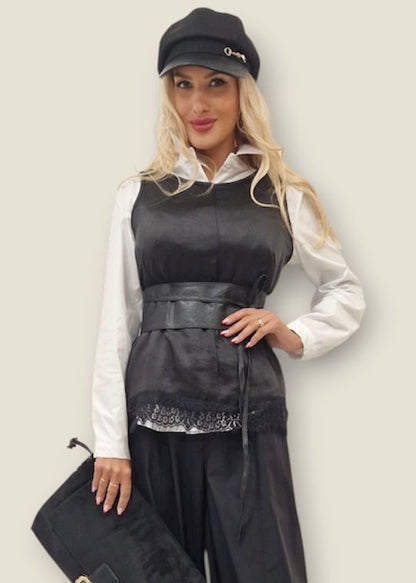 Saténový top s krajkou