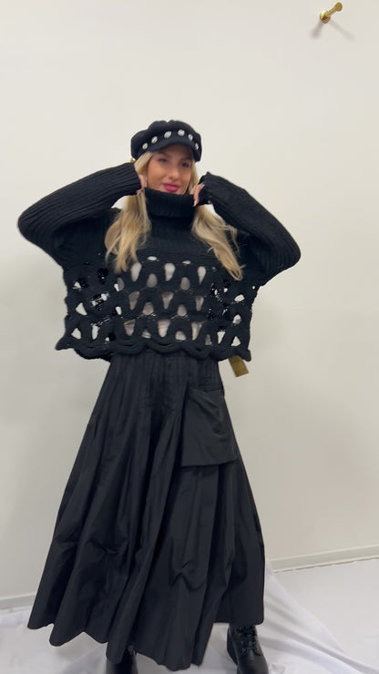 Černý svetr s rolákem