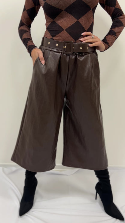 Koženkové kalhoty s páskem